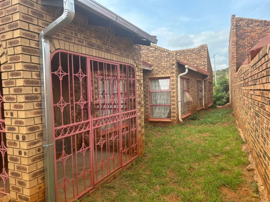 4 Bedroom Property for Sale in Soshanguve DD Gauteng