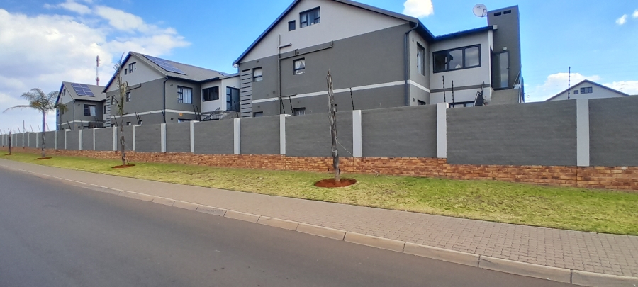 3 Bedroom Property for Sale in Norton Park Gauteng