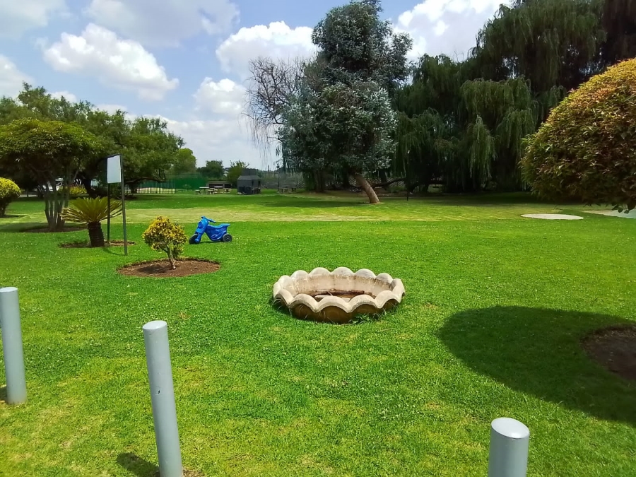 3 Bedroom Property for Sale in Mulbarton Gauteng