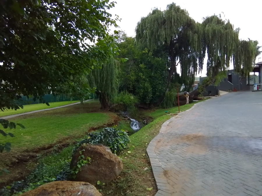 3 Bedroom Property for Sale in Mulbarton Gauteng