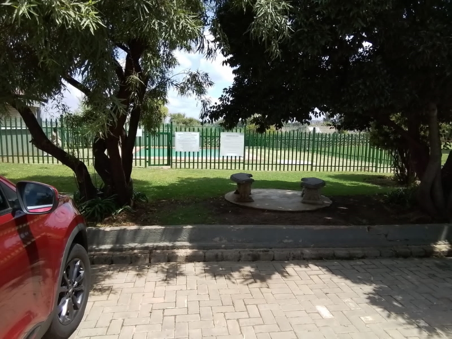 3 Bedroom Property for Sale in Mulbarton Gauteng