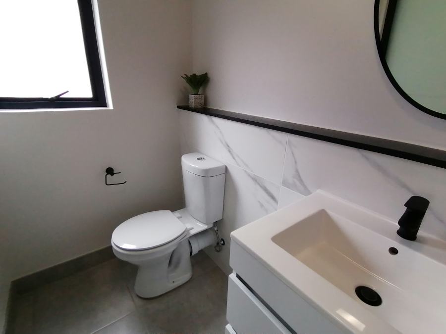 To Let 2 Bedroom Property for Rent in Waterfall Gauteng