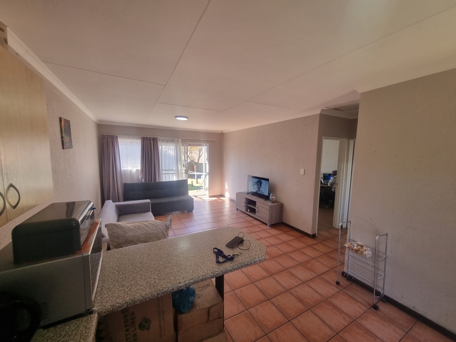 2 Bedroom Property for Sale in Greenstone Hill Gauteng