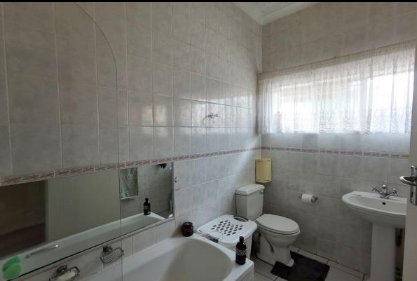 4 Bedroom Property for Sale in Dawnview Gauteng