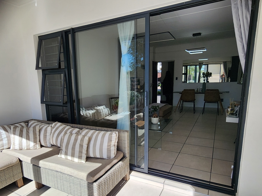 3 Bedroom Property for Sale in Greenstone Crest Gauteng