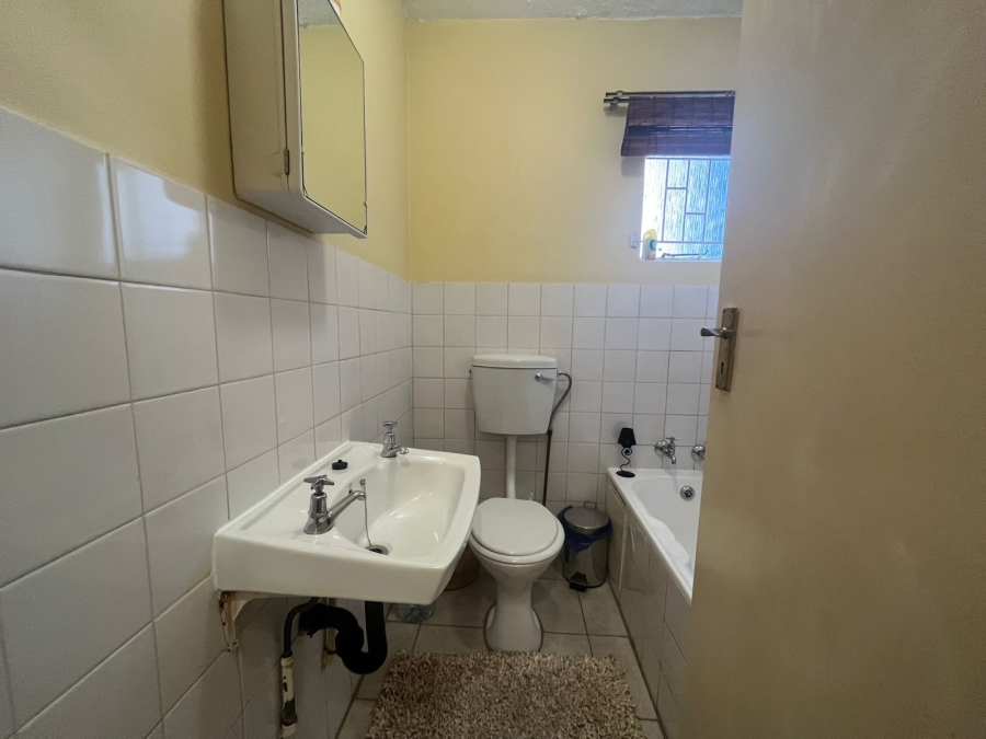 3 Bedroom Property for Sale in Garsfontein Gauteng