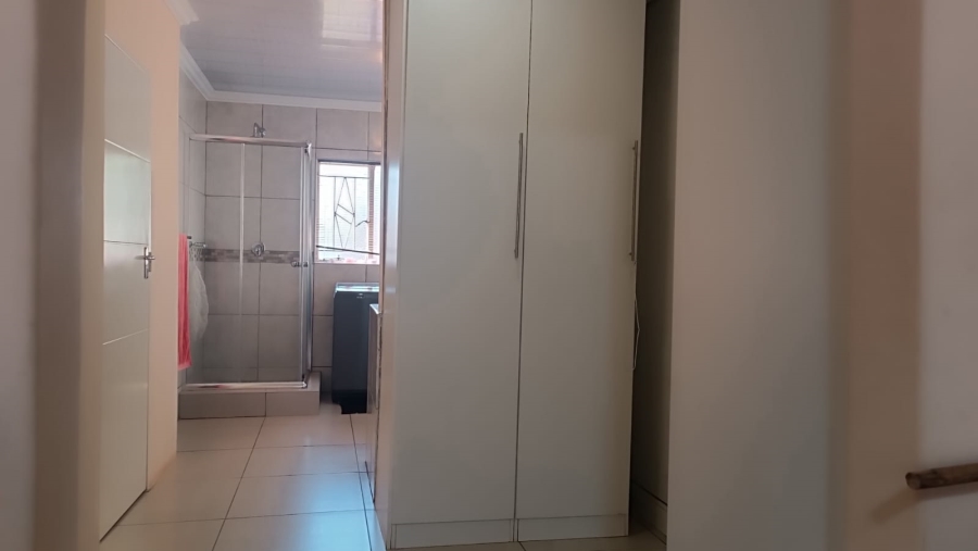 5 Bedroom Property for Sale in Rayton Gauteng