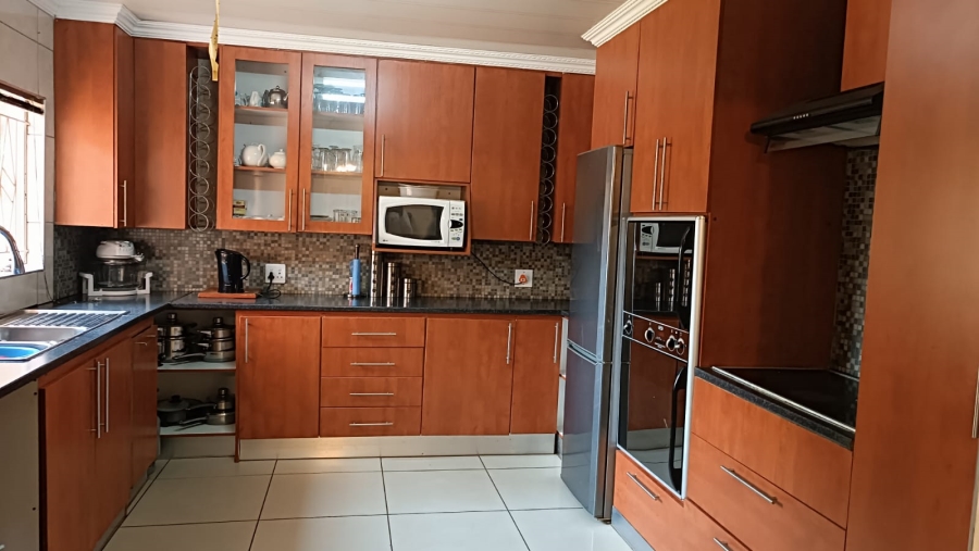 5 Bedroom Property for Sale in Rayton Gauteng