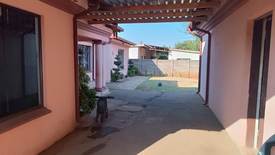 5 Bedroom Property for Sale in Rayton Gauteng