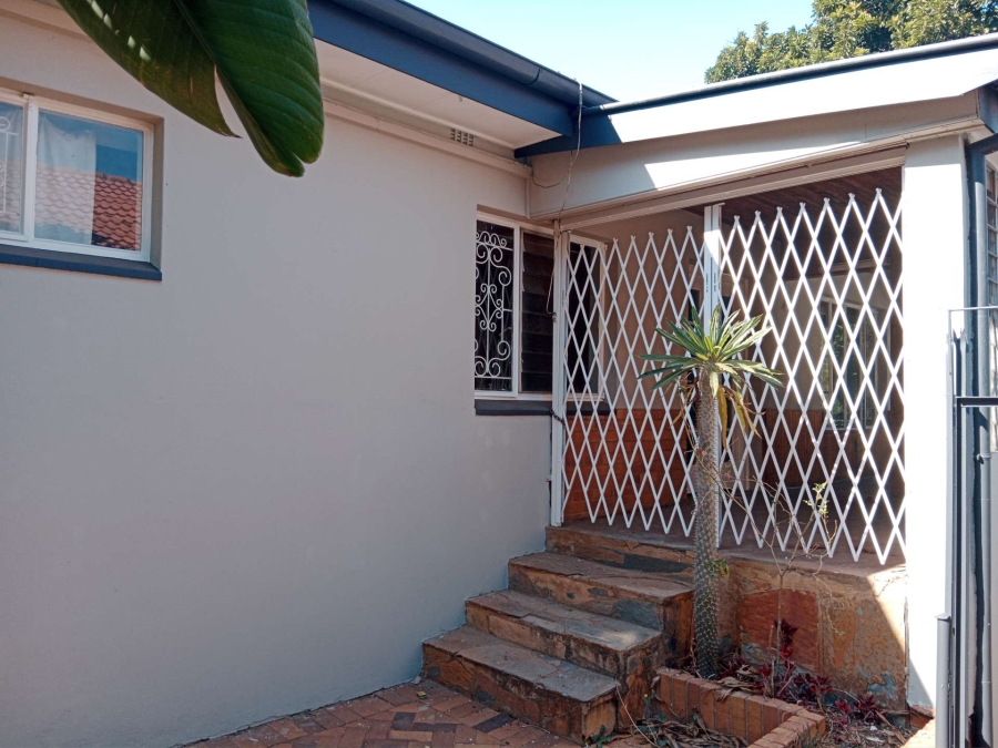 3 Bedroom Property for Sale in Mountain View Gauteng