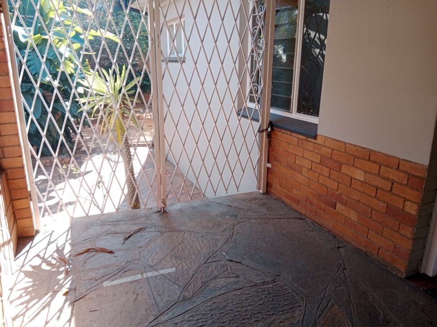 3 Bedroom Property for Sale in Mountain View Gauteng