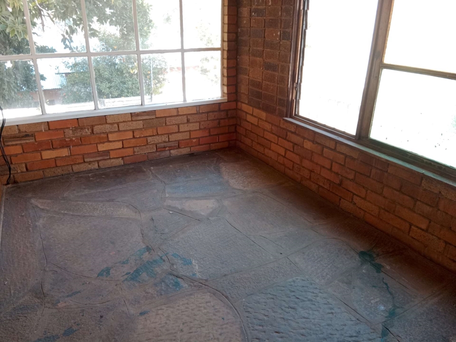 3 Bedroom Property for Sale in Mountain View Gauteng