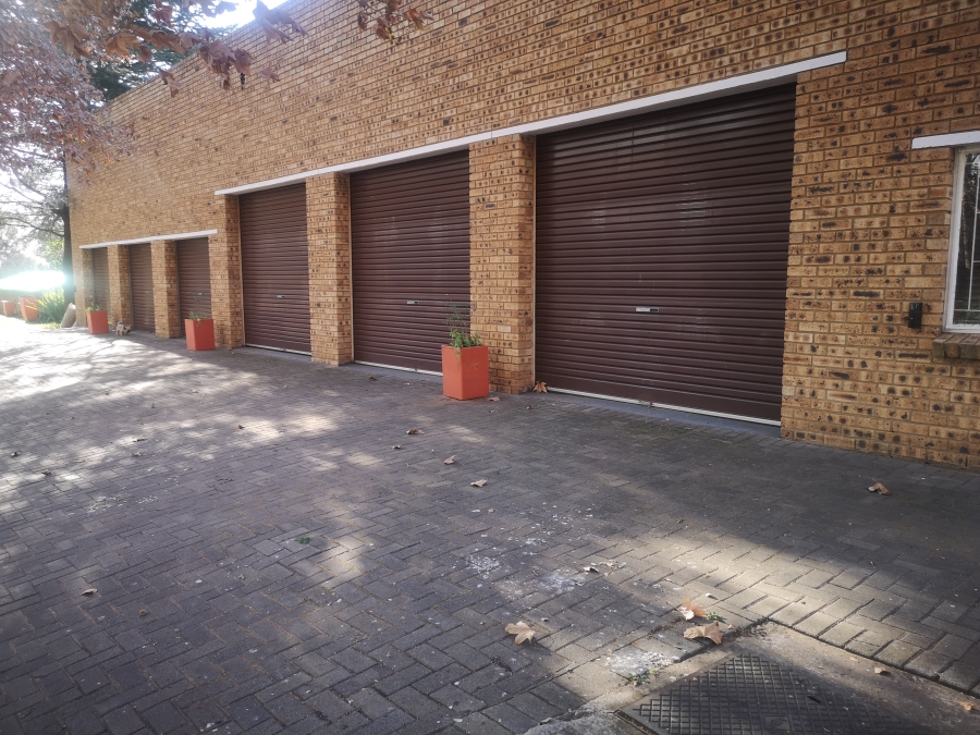 5 Bedroom Property for Sale in Glen Donald A H Gauteng