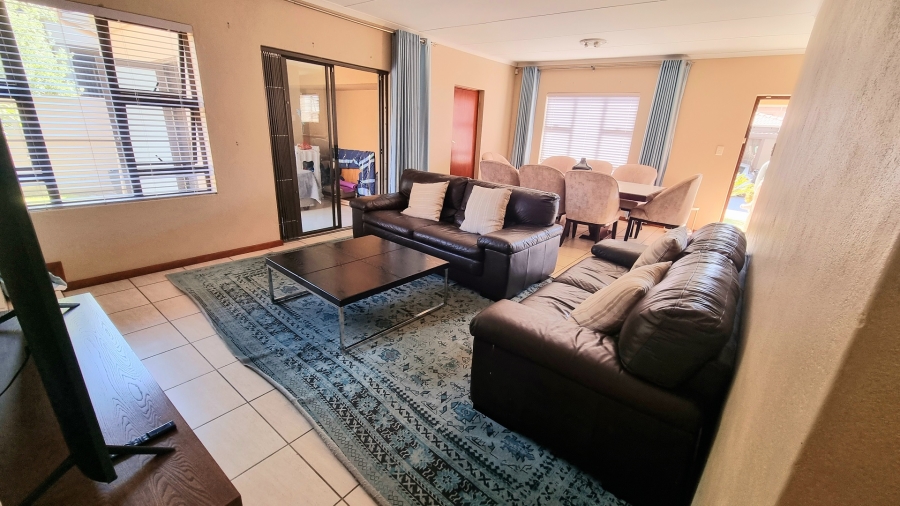 To Let 4 Bedroom Property for Rent in Noordwyk Gauteng