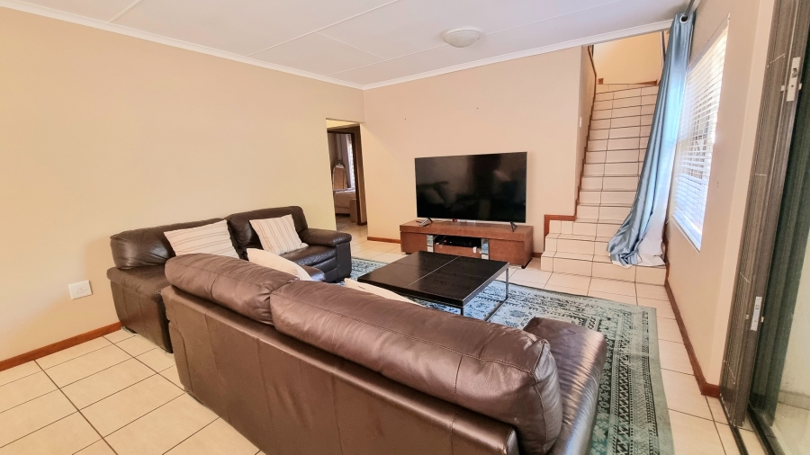 To Let 4 Bedroom Property for Rent in Noordwyk Gauteng