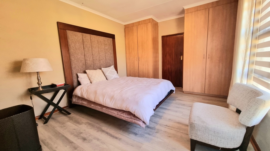 To Let 4 Bedroom Property for Rent in Noordwyk Gauteng