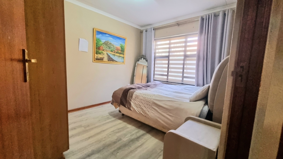 To Let 4 Bedroom Property for Rent in Noordwyk Gauteng