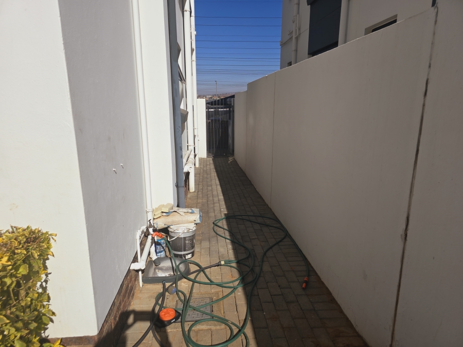 3 Bedroom Property for Sale in Greenstone Ridge Gauteng