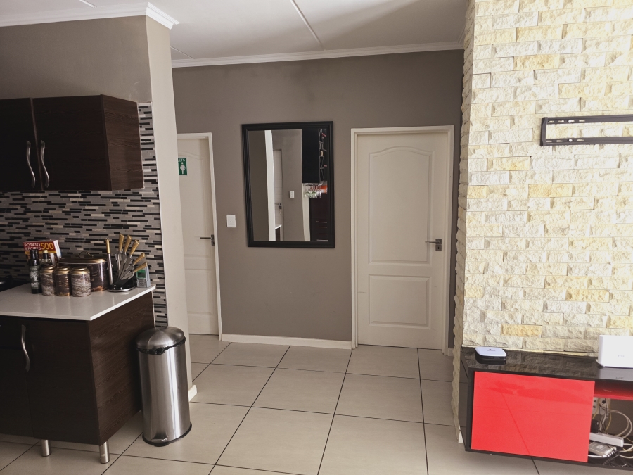 3 Bedroom Property for Sale in Greenstone Ridge Gauteng