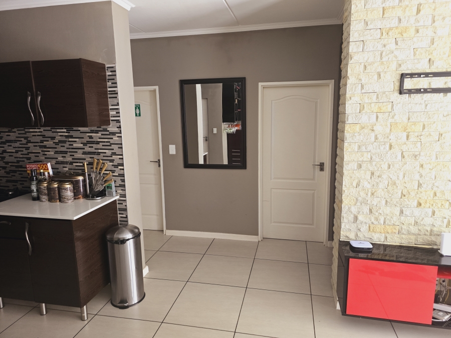 3 Bedroom Property for Sale in Greenstone Ridge Gauteng