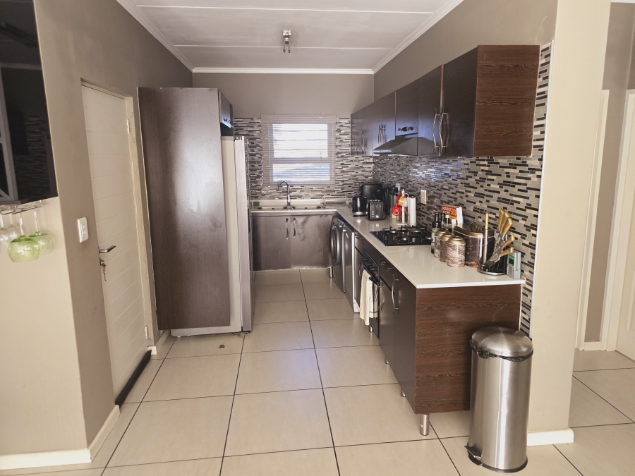 3 Bedroom Property for Sale in Greenstone Ridge Gauteng