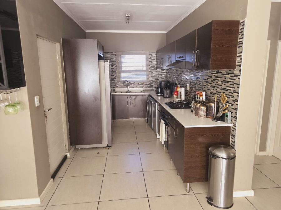 3 Bedroom Property for Sale in Greenstone Ridge Gauteng