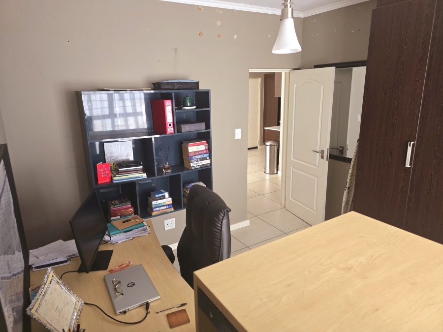 3 Bedroom Property for Sale in Greenstone Ridge Gauteng