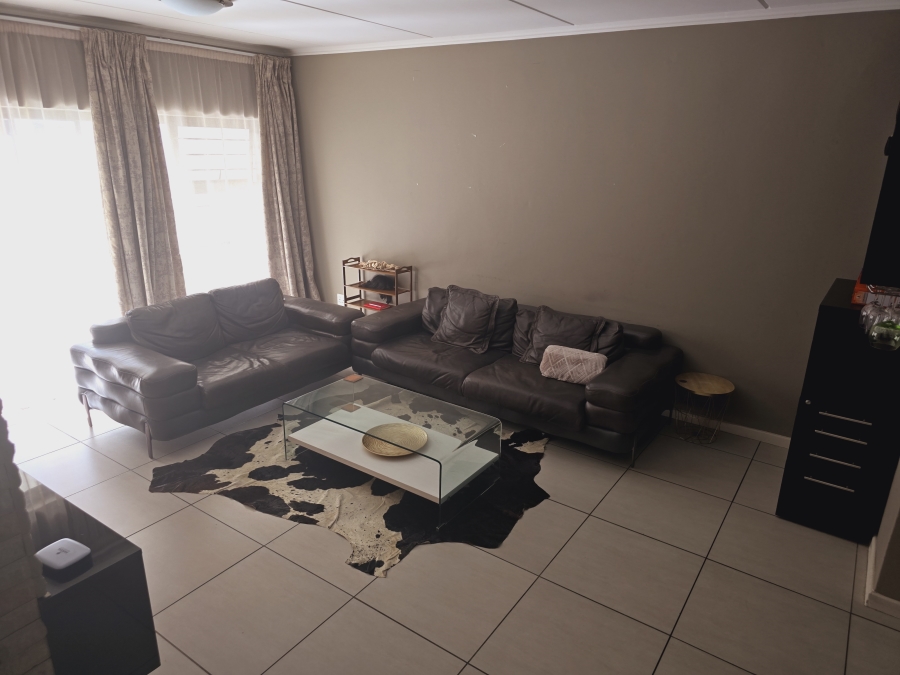 3 Bedroom Property for Sale in Greenstone Ridge Gauteng