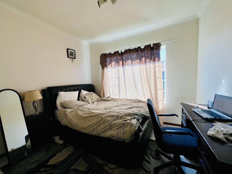 2 Bedroom Property for Sale in North Riding Gauteng