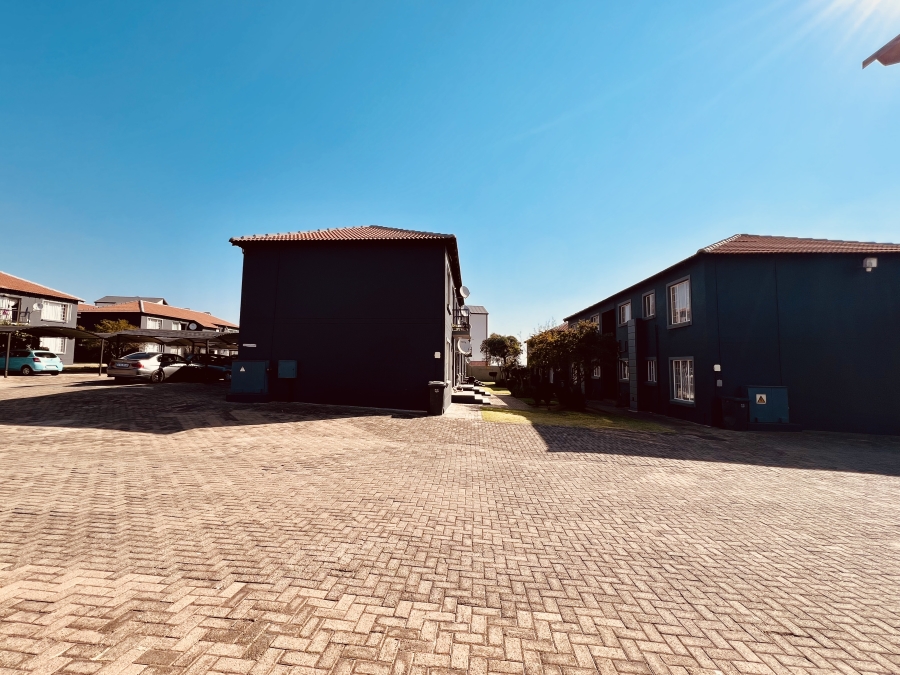 2 Bedroom Property for Sale in North Riding Gauteng