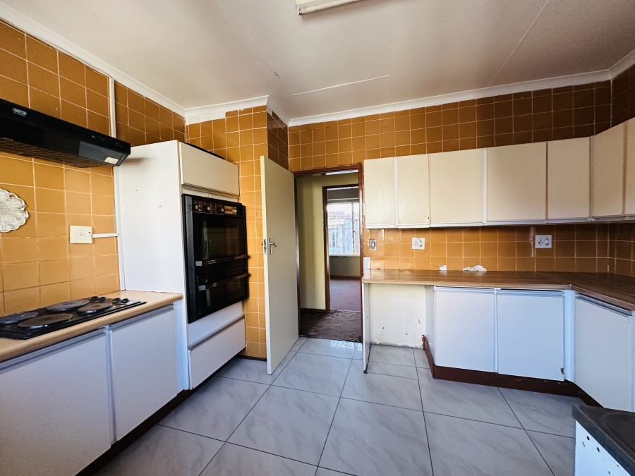 To Let 3 Bedroom Property for Rent in Birch Acres Gauteng