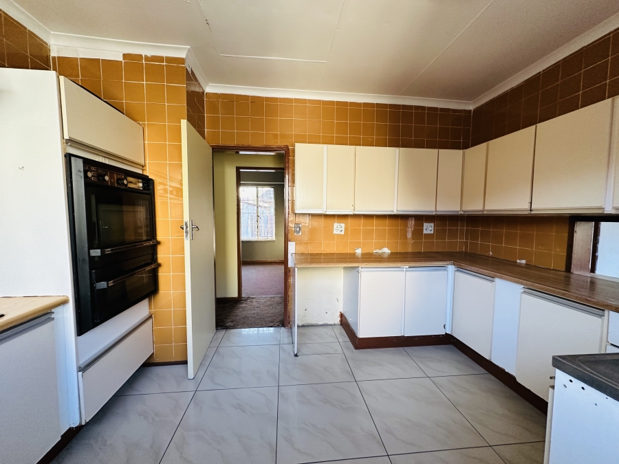 To Let 3 Bedroom Property for Rent in Birch Acres Gauteng