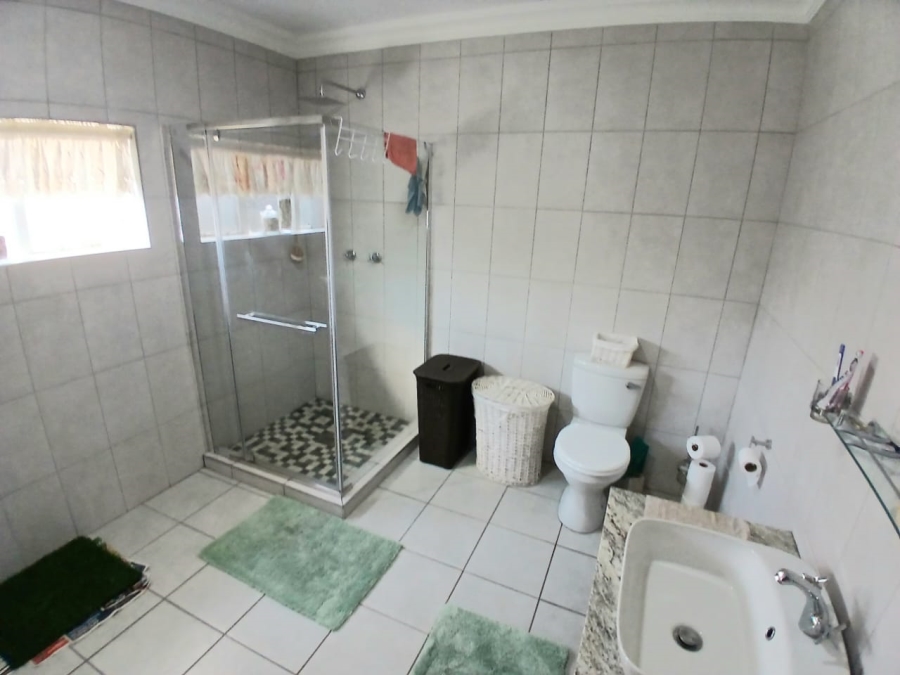 4 Bedroom Property for Sale in Rothdene Gauteng