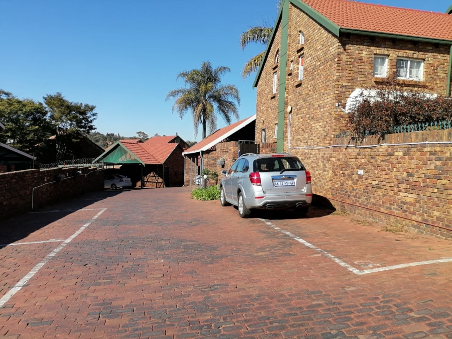 3 Bedroom Property for Sale in Garsfontein Gauteng