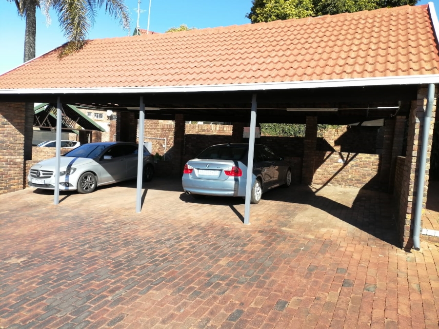 3 Bedroom Property for Sale in Garsfontein Gauteng