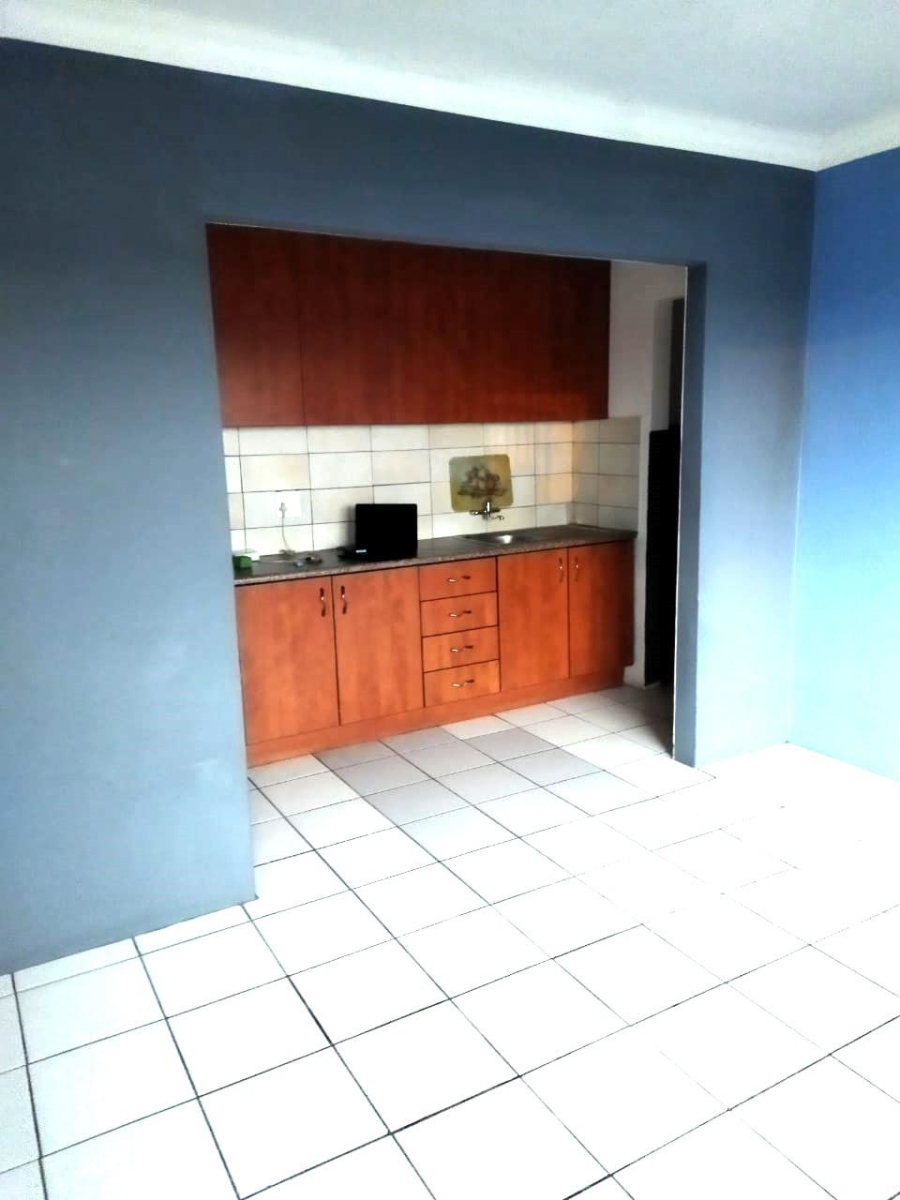 1 Bedroom Property for Sale in Vosloorus Gauteng