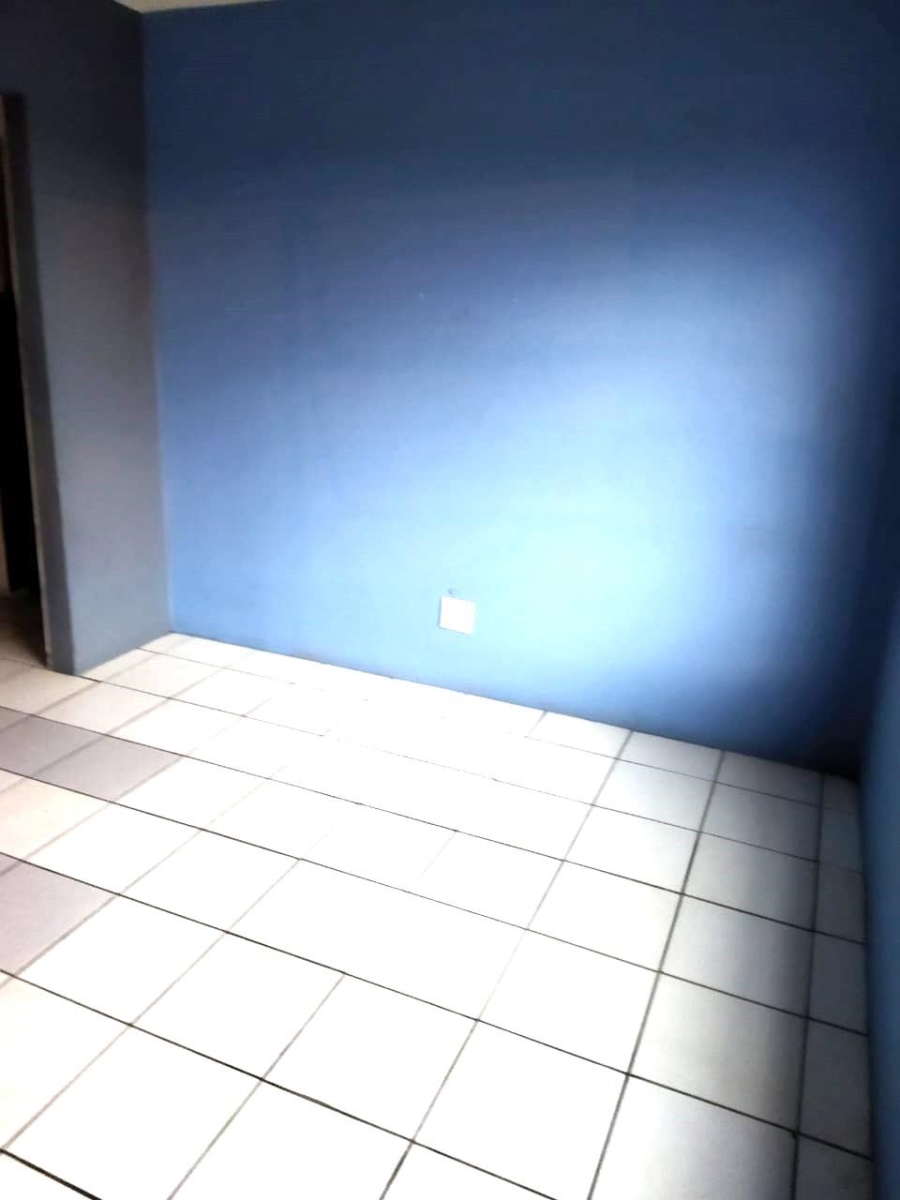 1 Bedroom Property for Sale in Vosloorus Gauteng