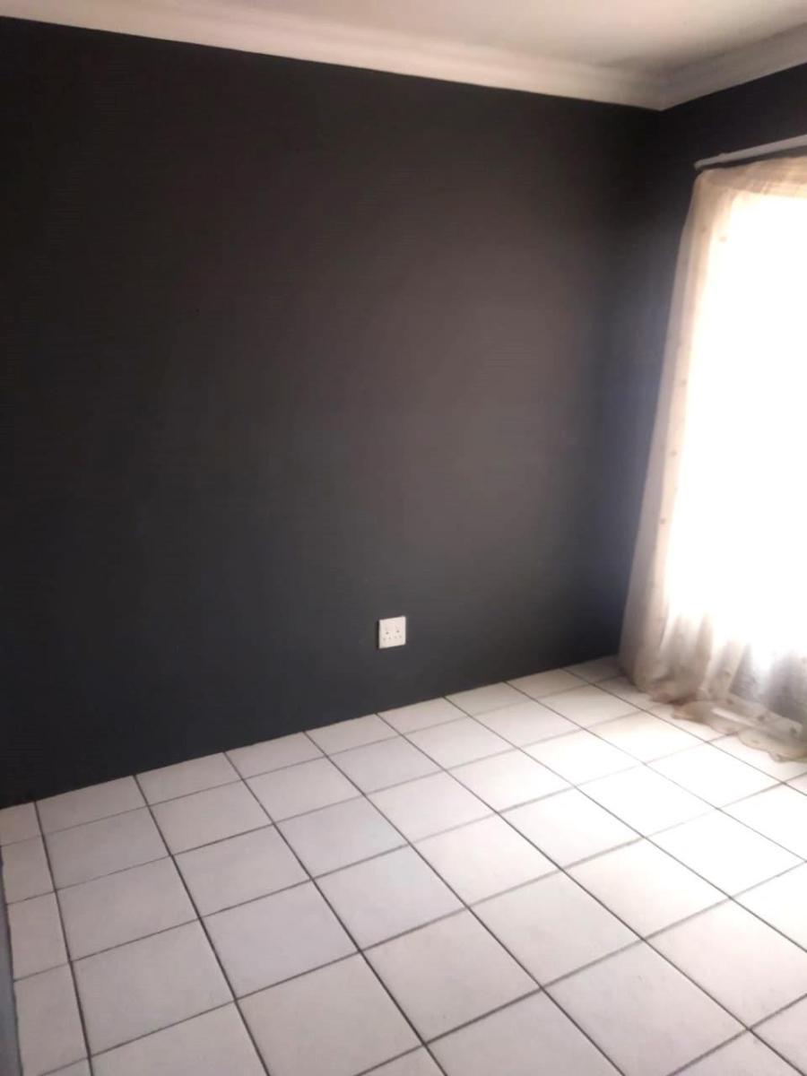 1 Bedroom Property for Sale in Vosloorus Gauteng