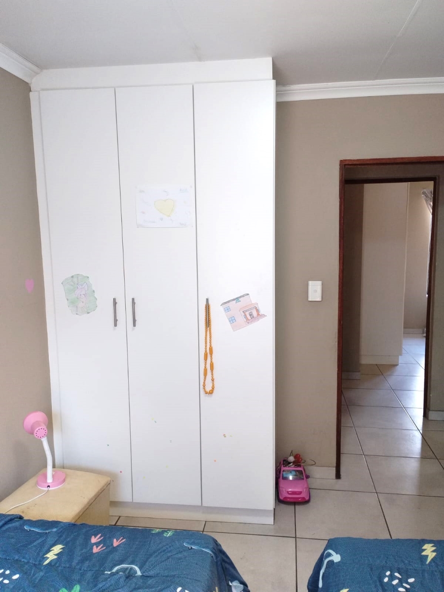 3 Bedroom Property for Sale in Albermarle Gauteng