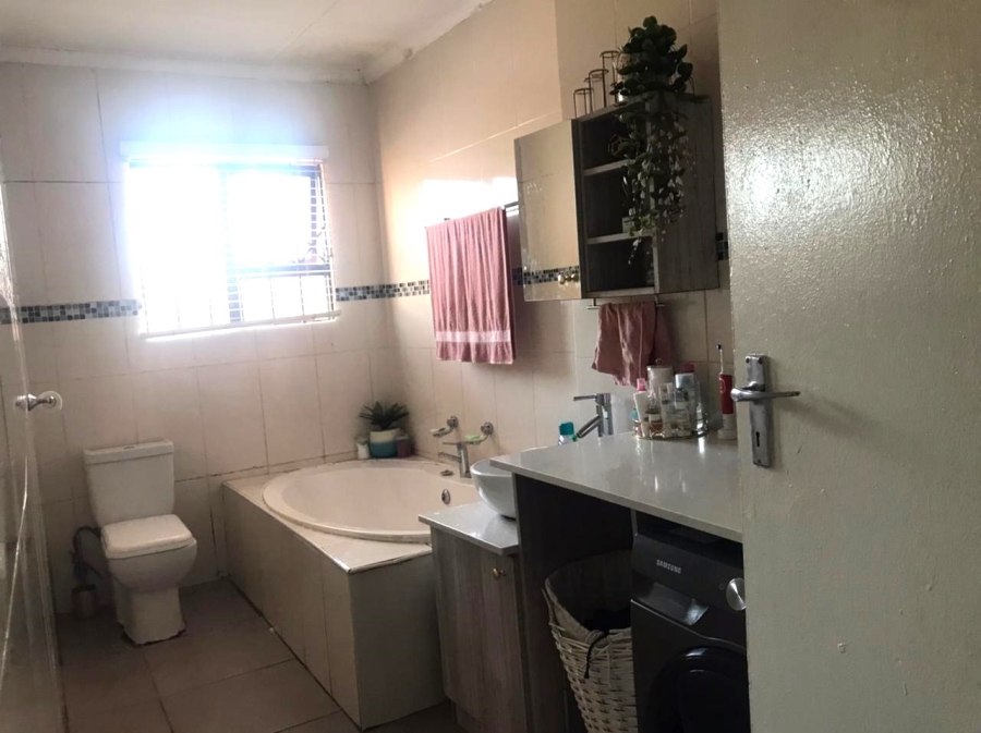 3 Bedroom Property for Sale in Vosloorus Gauteng