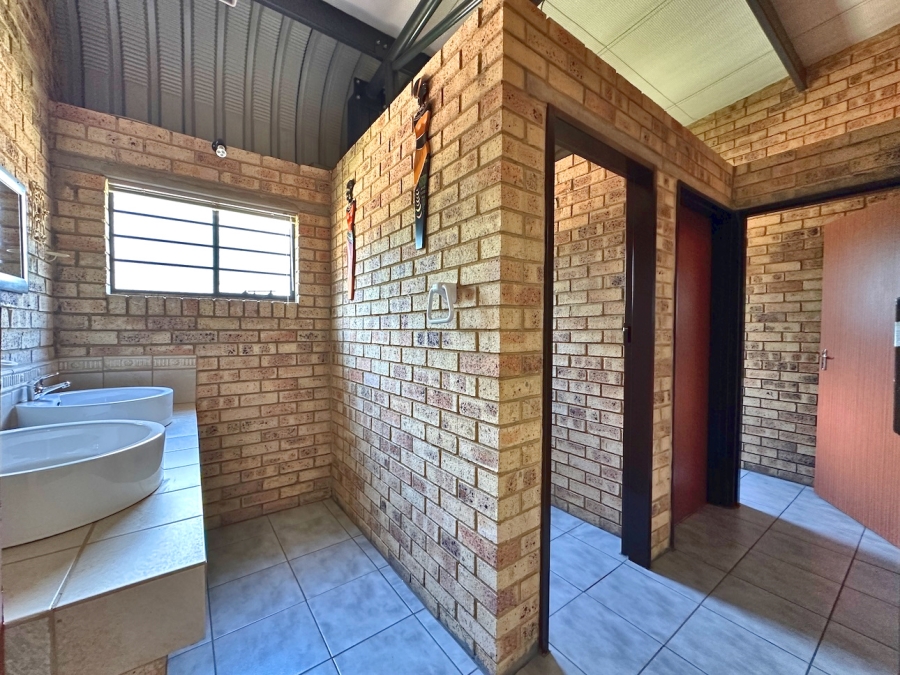 4 Bedroom Property for Sale in Marlbank Gauteng