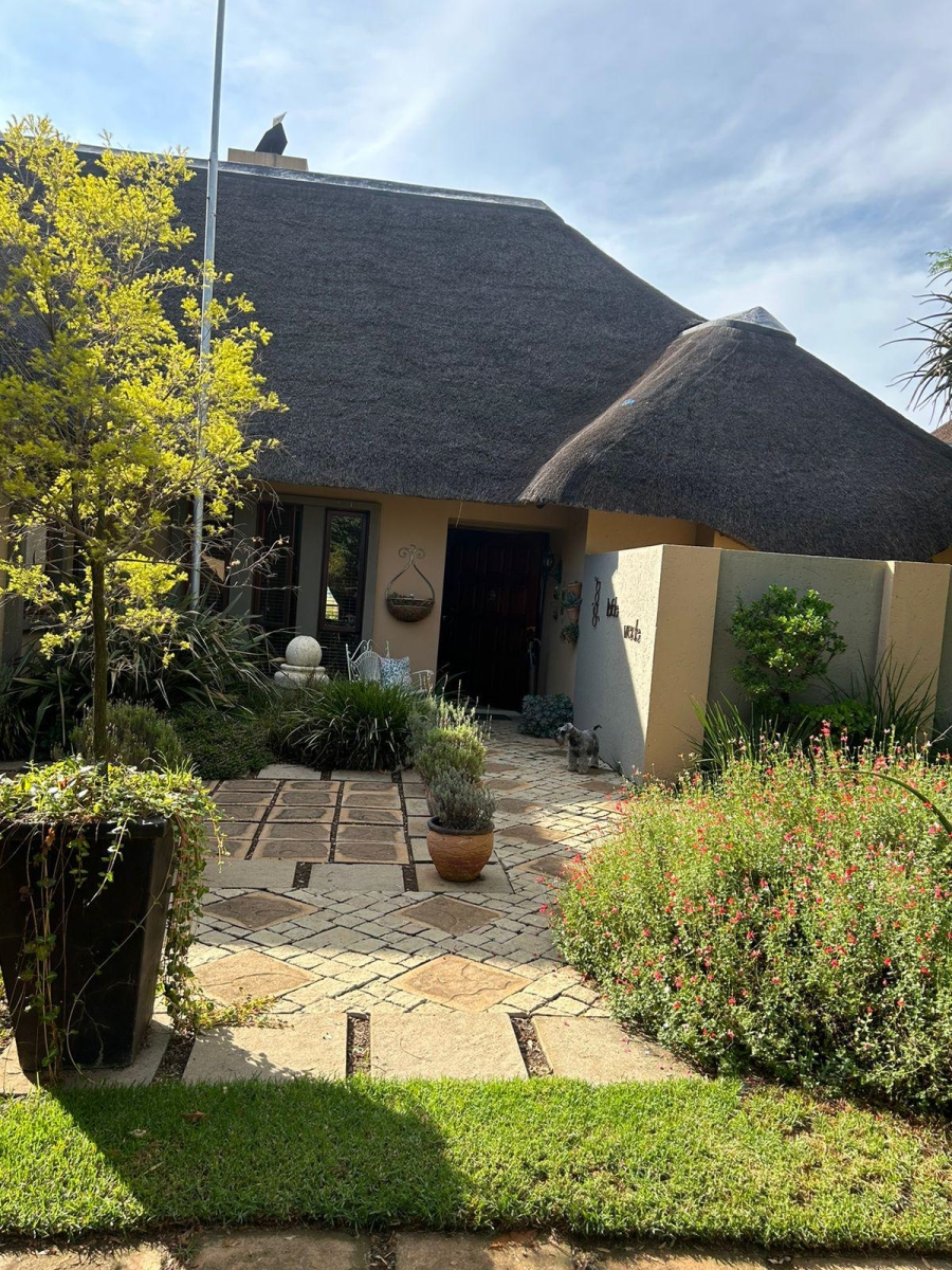 4 Bedroom Property for Sale in Kromdraai AH Gauteng