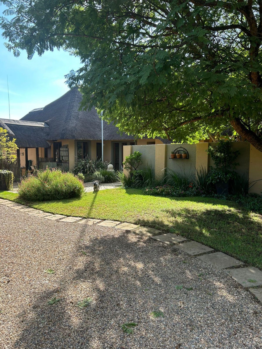 4 Bedroom Property for Sale in Kromdraai AH Gauteng