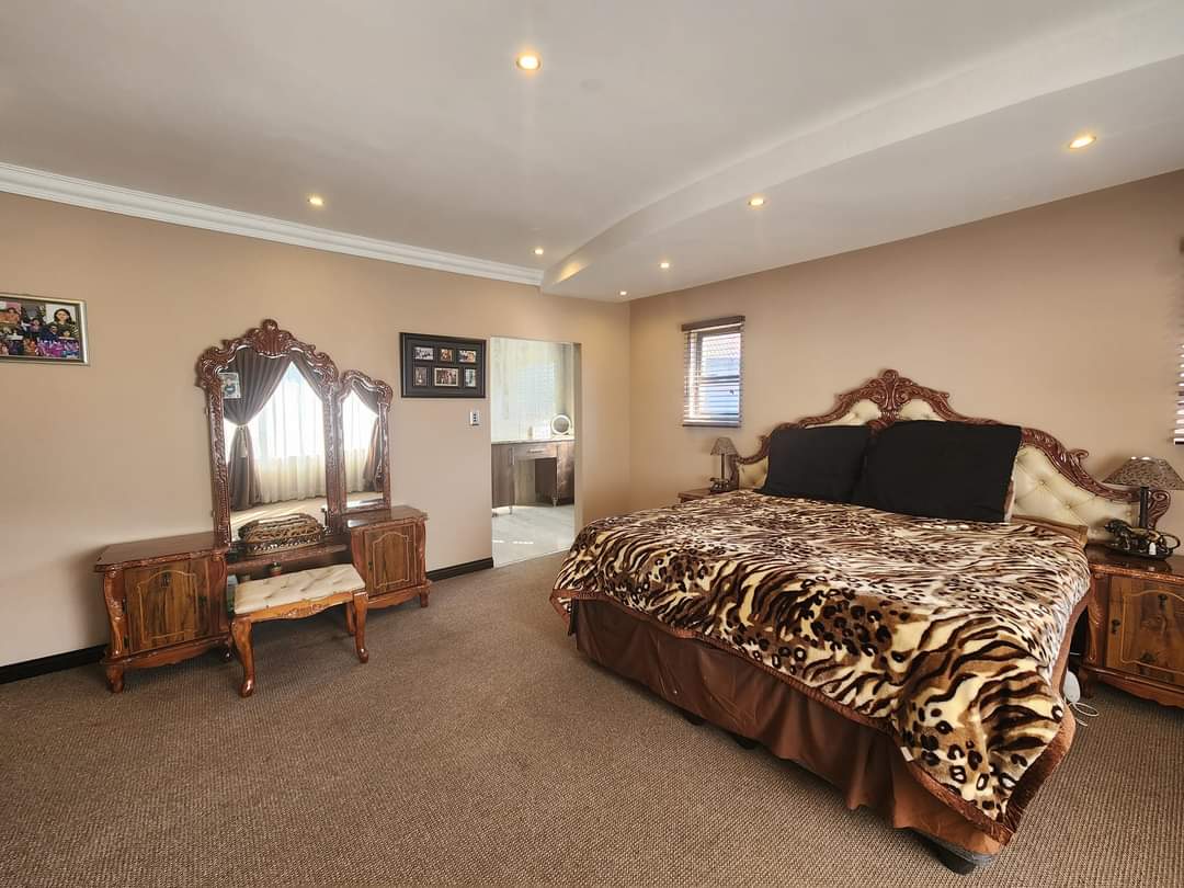 4 Bedroom Property for Sale in Helderwyk Gauteng