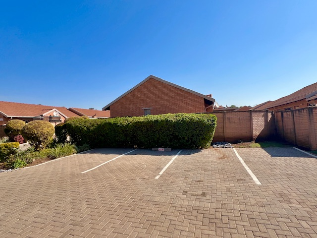 2 Bedroom Property for Sale in Willow Park Manor Gauteng