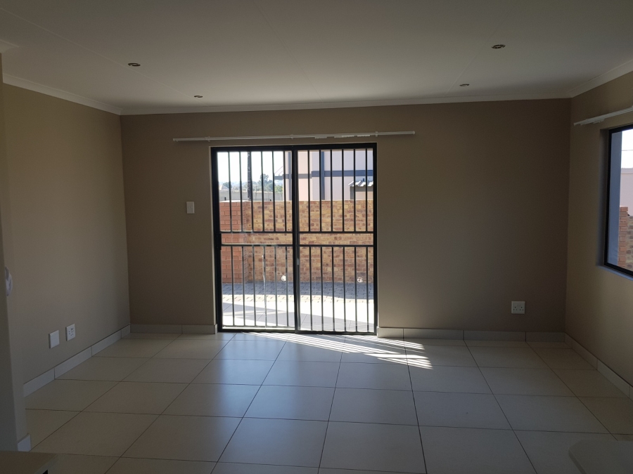 3 Bedroom Property for Sale in Clayville Gauteng