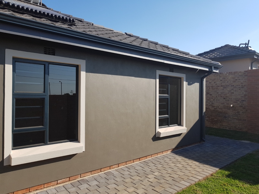 3 Bedroom Property for Sale in Clayville Gauteng