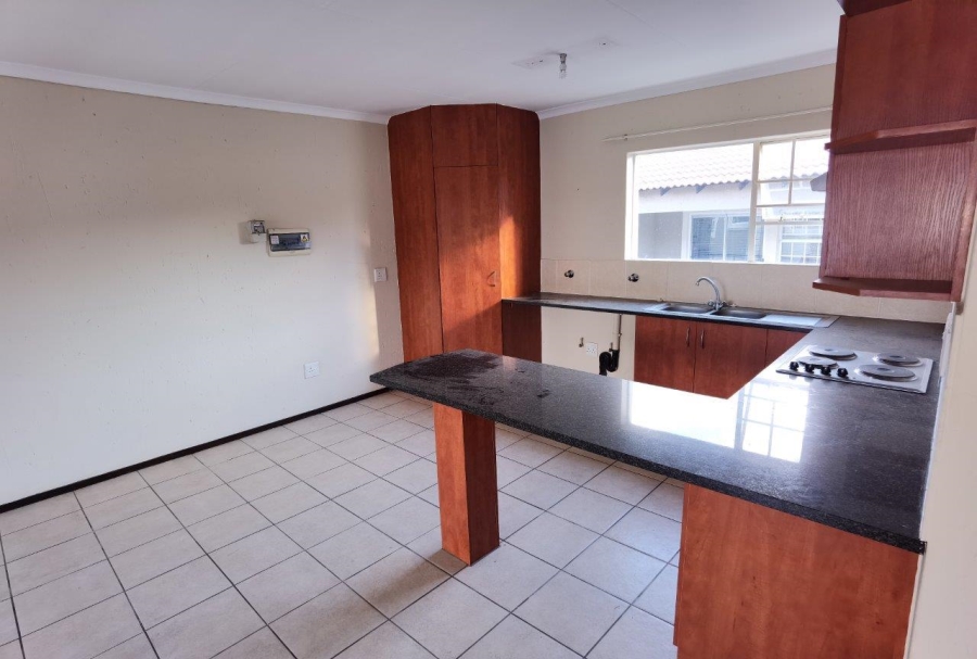 2 Bedroom Property for Sale in Cloverdene Gauteng