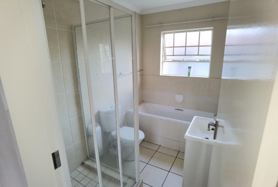 2 Bedroom Property for Sale in Cloverdene Gauteng