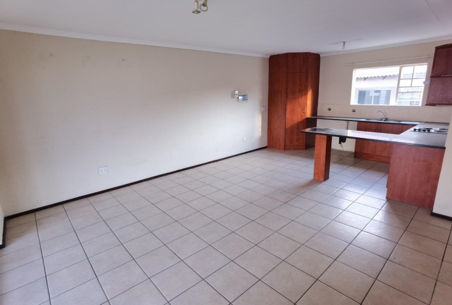 2 Bedroom Property for Sale in Cloverdene Gauteng